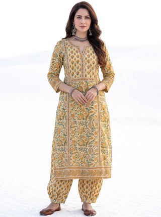 Aina Aparna Set Of  Kurta Salwar Pants & Dupatta