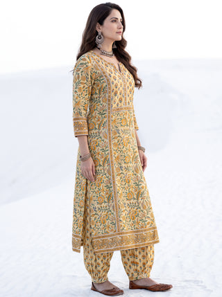 Aina Aparna  Kurta