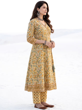 Aina Darshiya Angrakha Kurta