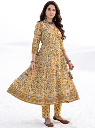 Aina Darshiya Set Of Angrakha Kurta Pants & Dupatta
