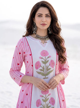 Aina Agrami Set Of Kali Kurta Pants Dupatta