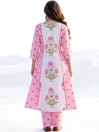 Aina Agrami Set Of Kali Kurta Pants Dupatta
