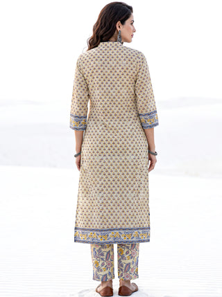 Aina Swarna Set Of  Kurta Salwar Pants & Dupatta