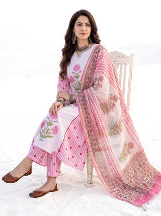 Aina Agrami Set Of Kali Kurta Pants Dupatta