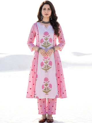 Aina Agrami Kali Kurta