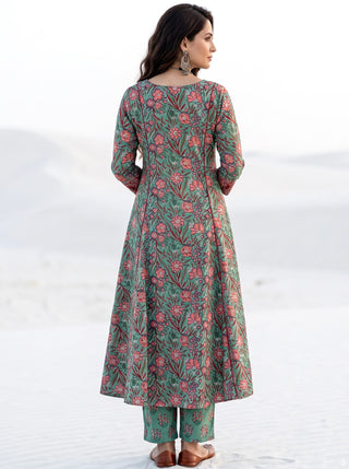Aina Bagaan Set Of Kali Kurta Pants Dupatta