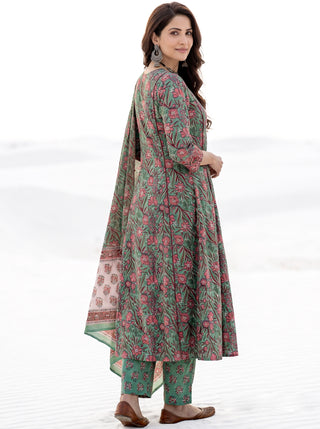 Aina Bagaan Set Of Kali Kurta Pants Dupatta