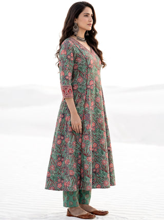 Aina Bagaan Kali Kurta