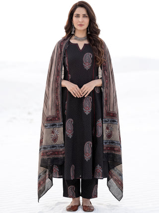 Aina Kangana Set Of Kali Kurta Pants Dupatta