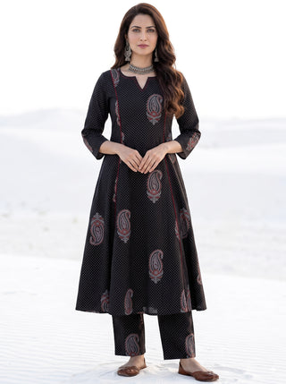 Aina Kangana Set Of Kali Kurta Pants Dupatta