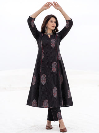 Aina Kangana Set Of Kali Kurta Pants Dupatta