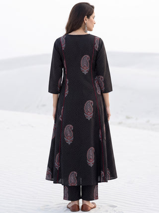 Aina Kangana Set Of Kali Kurta Pants Dupatta