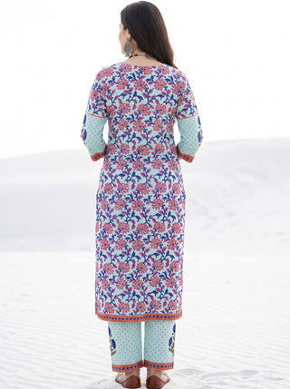 Aina Kaya Kurta