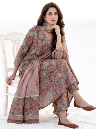 Aina Jiva Set Of Kali Kurta Pants & Dupatta