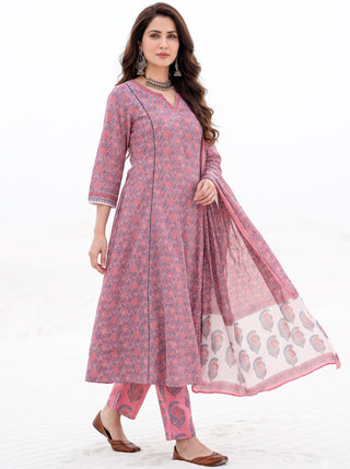 Aina Majili Set Of Kali Kurta Pants & Dupatta