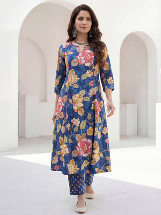 Aina Medha Set Of Kalidar Kurta Pants Dupatta