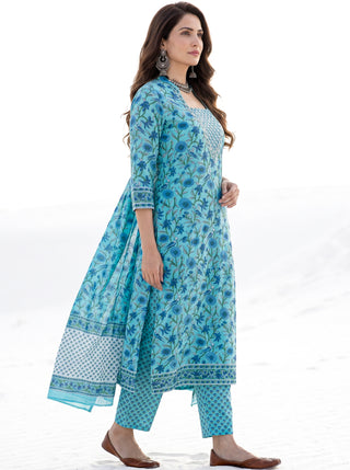 Aina Avinya Set Of Kurta Pants & Dupatta