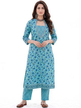 Aina Avinya Set Of Kurta Pants & Dupatta