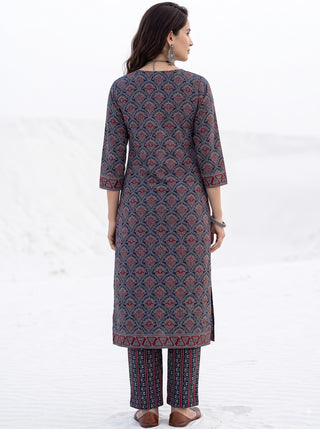 Aina Savida-Ajrakh Kurta