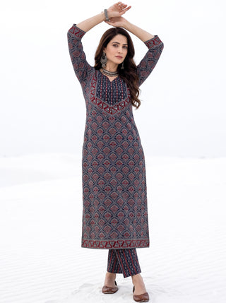 Aina Savida-Ajrakh Kurta