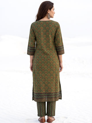 Ajrakh Rajauri Set of Kurta Salwar Pants & Dupatta