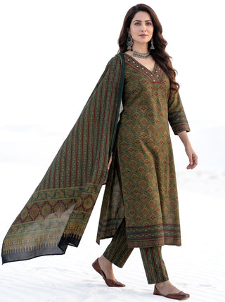 Ajrakh Rajauri Set of Kurta Salwar Pants & Dupatta