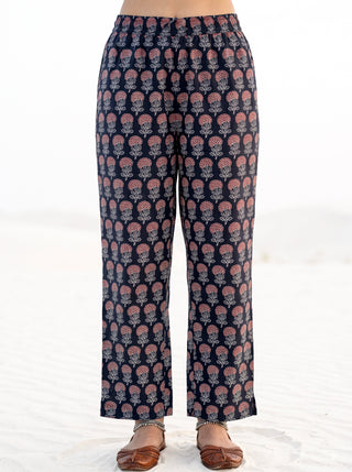 Ajrakh Kayaas Set of Kurta Salwar Pants & Dupatta
