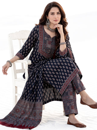 Ajrakh Vilasa Set of Kurta Pants & Dupatta