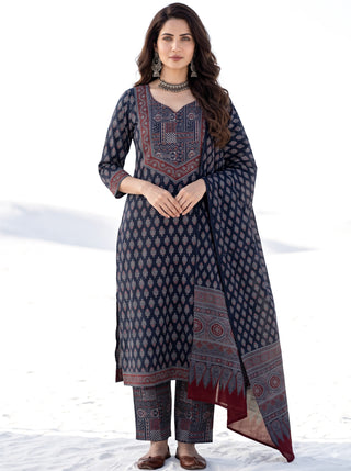Ajrakh Vilasa Set of Kurta Salwar Pants & Dupatta