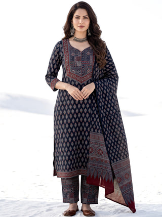 Ajrakh Vilasa Set of Kurta Pants & Dupatta