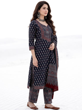 Ajrakh Vilasa Set of Kurta Pants & Dupatta