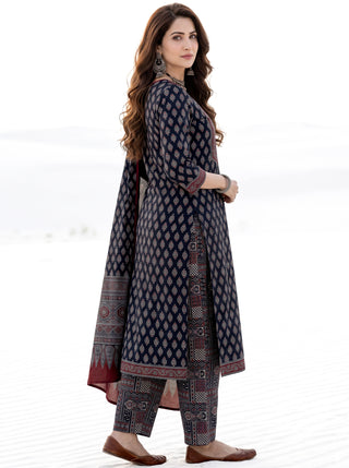 Ajrakh Vilasa Set of Kurta Pants & Dupatta