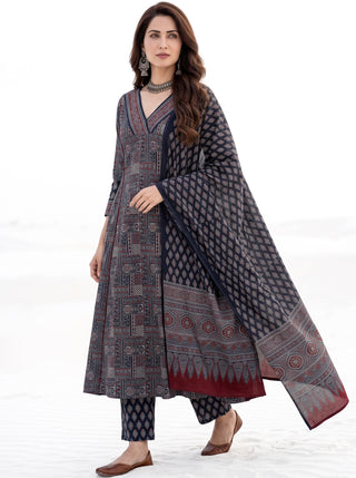 Ajrakh Rinera Set of Kali Kurta,Pants & Dupatta