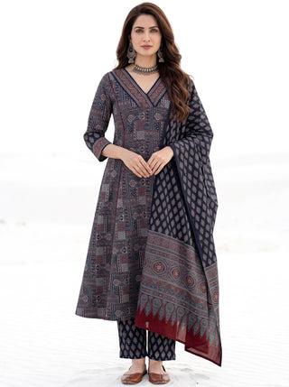 Ajrakh Rinera Set of Kali Kurta,Pants & Dupatta