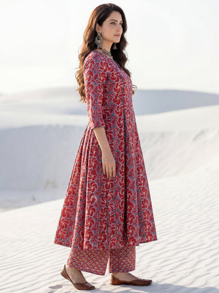Aina Mahi Set Of Kali Kurta Pants Dupatta