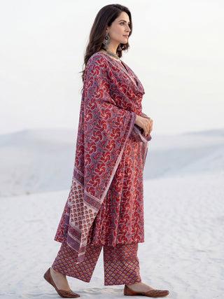 Aina Mahi Set Of Kali Kurta Pants Dupatta