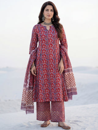 Aina Mahi Set Of Kali Kurta Pants Dupatta