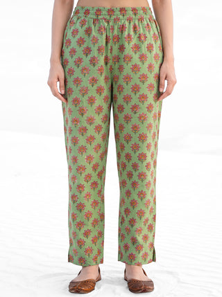 Aina Meeran Set Of Kali Kurta Pants & Dupatta