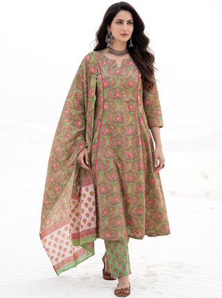 Aina Meeran Set Of Kali Kurta Pants & Dupatta