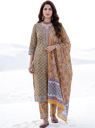 Aina Velara  Set Of Cotton Kurta Pants Dupatta
