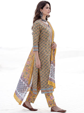 Aina Velara  Set Of Cotton Kurta Pants Dupatta
