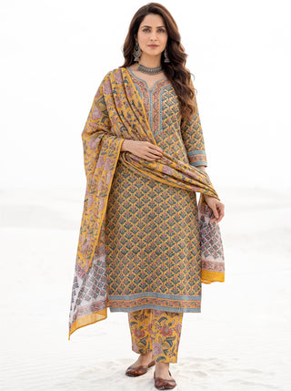 Aina Velara  Set Of Cotton Kurta Pants Dupatta