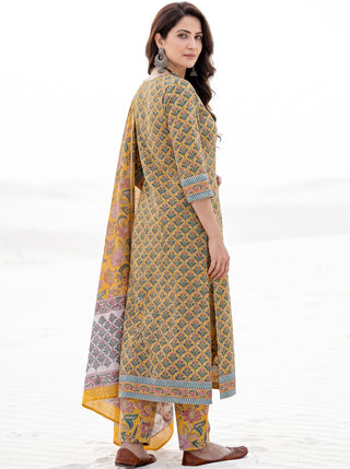 Aina Velara  Set Of Cotton Kurta Pants Dupatta