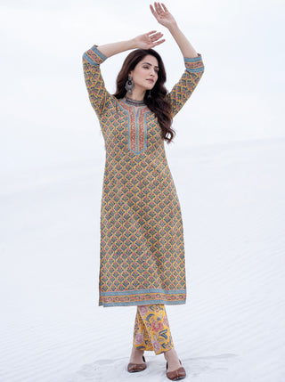Aina Velara  Set Of Cotton Kurta Pants Dupatta