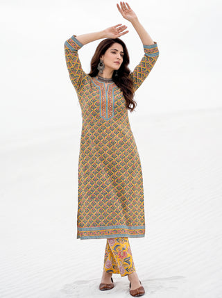 Aina Velara  Set Of Cotton Kurta Pants Dupatta