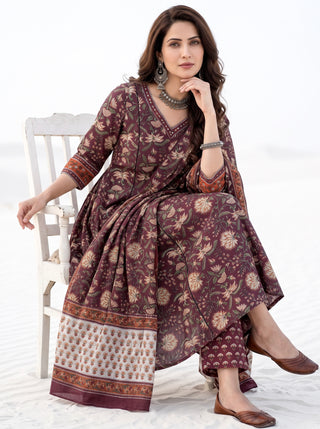 Aina Medhara Set Of Kali Kurta Pants & Dupatta