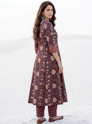 Aina Medhara Set Of Kali Kurta Pants & Dupatta