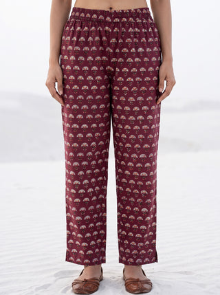 Aina Medhara Set Of Kali Kurta Pants & Dupatta