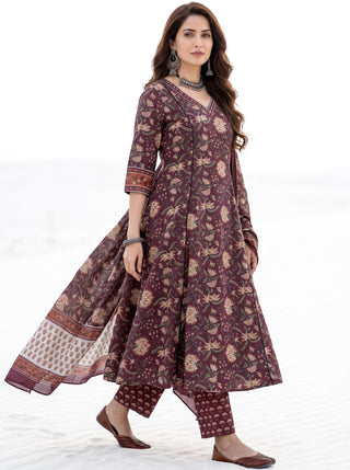 Aina Medhara Set Of Kali Kurta Pants & Dupatta