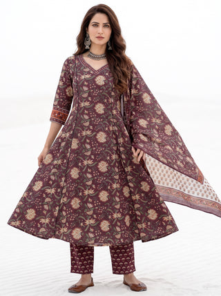 Aina Medhara Set Of Kali Kurta Pants & Dupatta